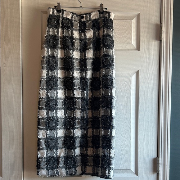 Chic Black and White Checkered Skirt - Picture 5 of 14